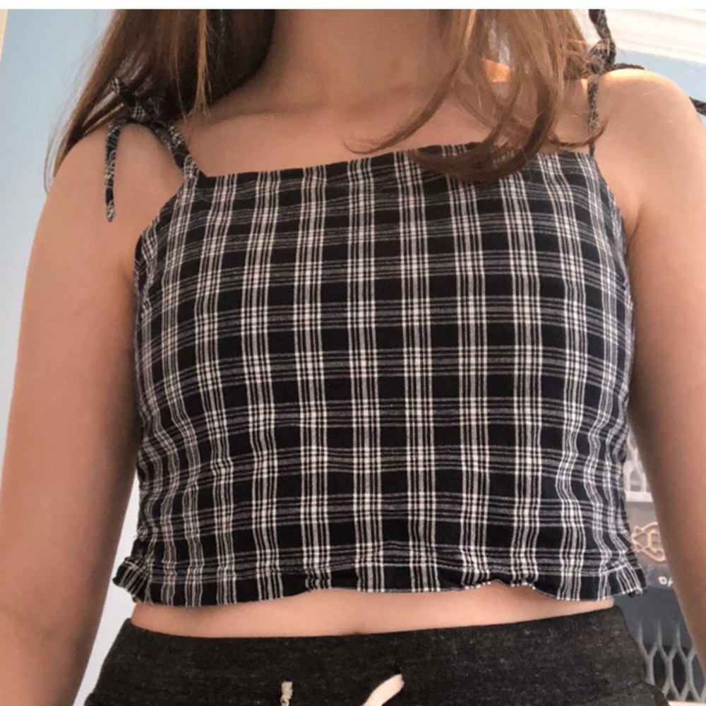 BRANDY MELVILLE PLAID CROP TOP